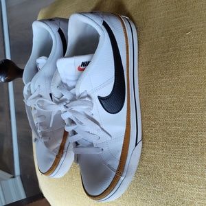 Nike Sport Leather White Sneakers Size 9.5